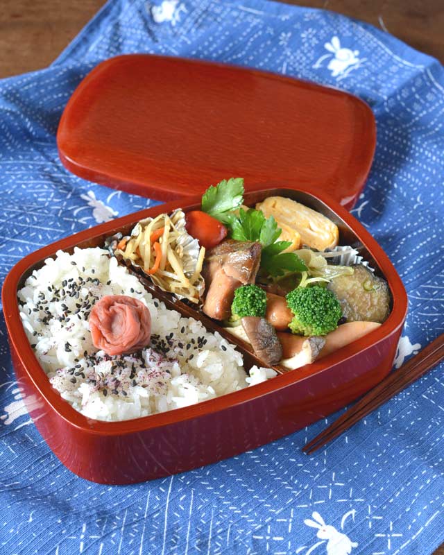 香川漆器の弁当箱 【砥部工房 からくさ】