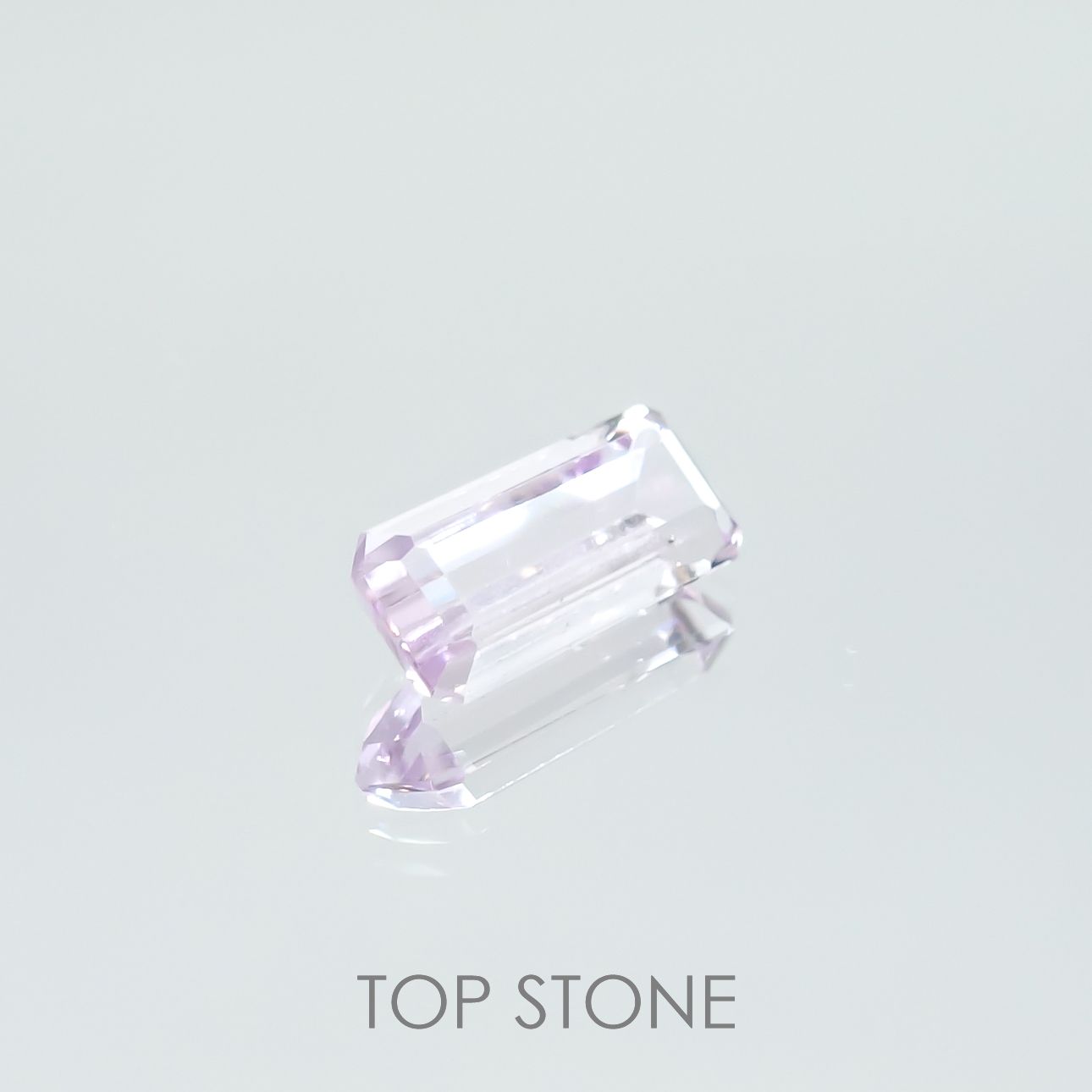 クンツァイト アフガニスタン産 1.77ct[220616345]10.6x4.9mm前後