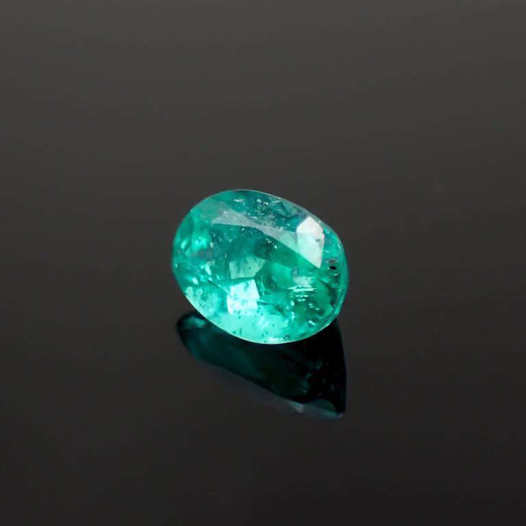 パライバトルマリン ブラジル産 0.72ct / 6.6x4.5mm前後 [221018792