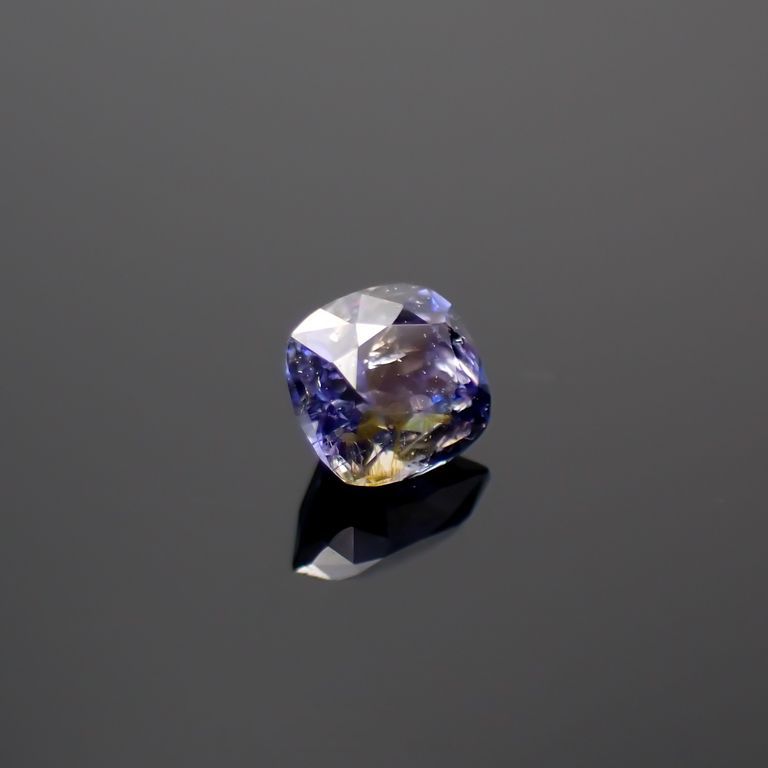 デュモルチェライト(宝石名デュモルチェライト)マダガスカル産 0.191ct