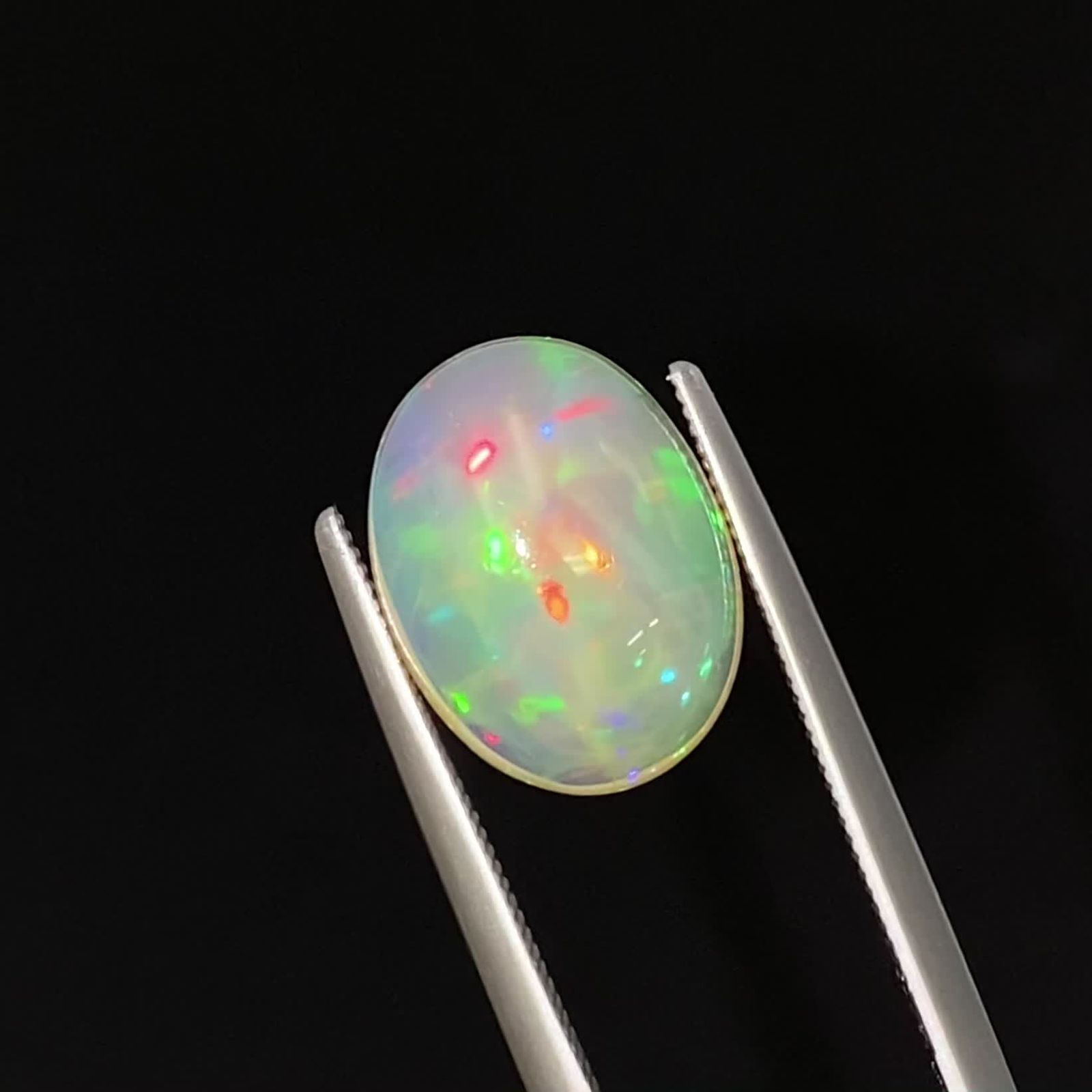 ハニカムオパール エチオピア産 3.16ct / 12.6x9.5mm前後 [240427146