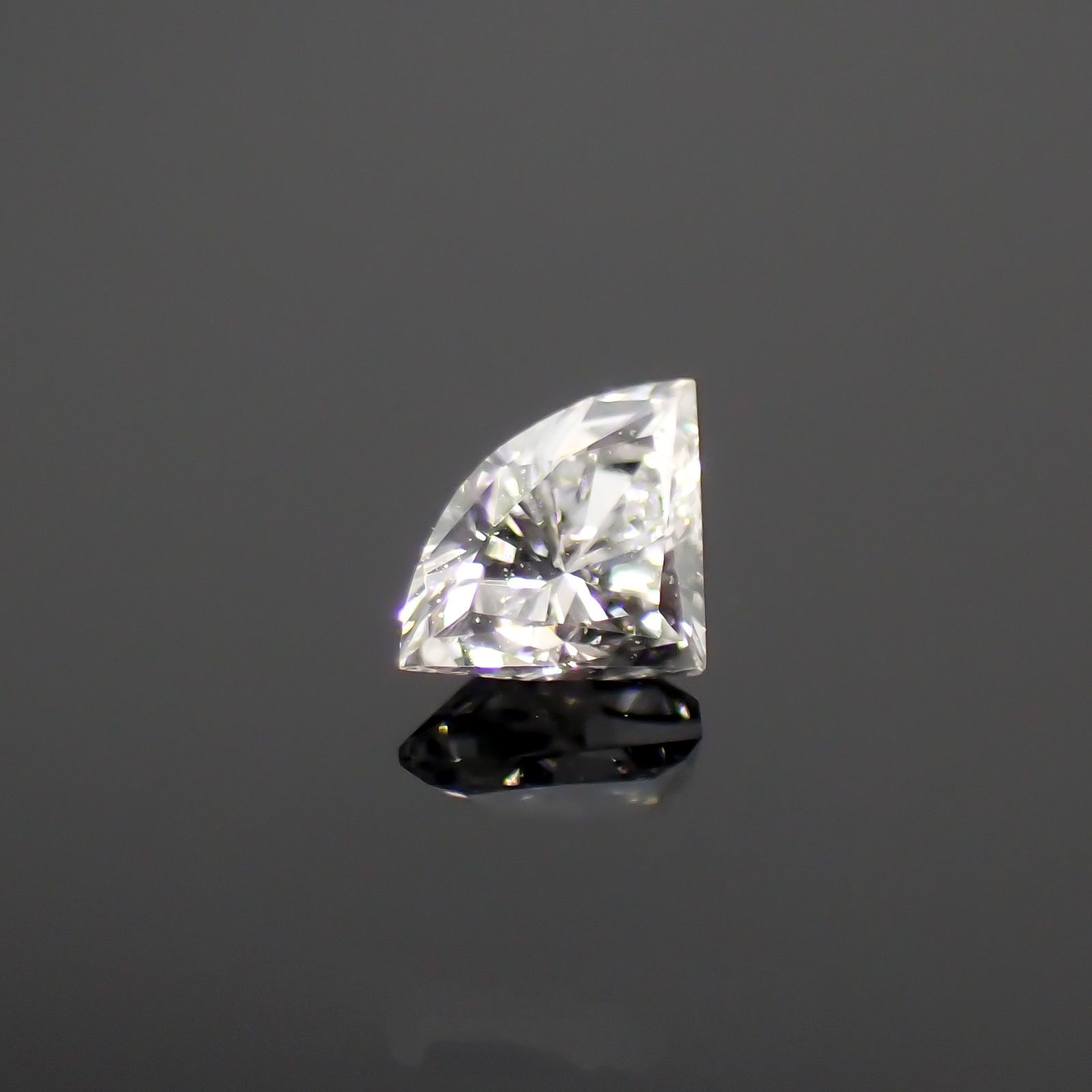 ◇ファンカット◇ダイヤモンド(宝石名ダイアモンド) 0.074ct 識別済