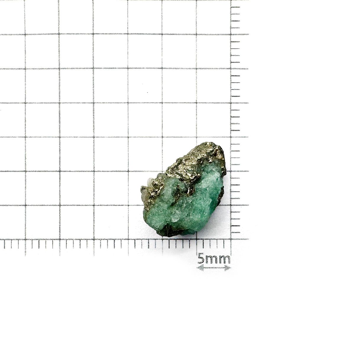 エメラルド 原石 コロンビア産 7.65ct / 15.4x9.4mm前後 [240427244