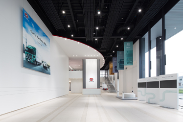 UDトラックス本社ビル│de'-TAISEI DESIGN