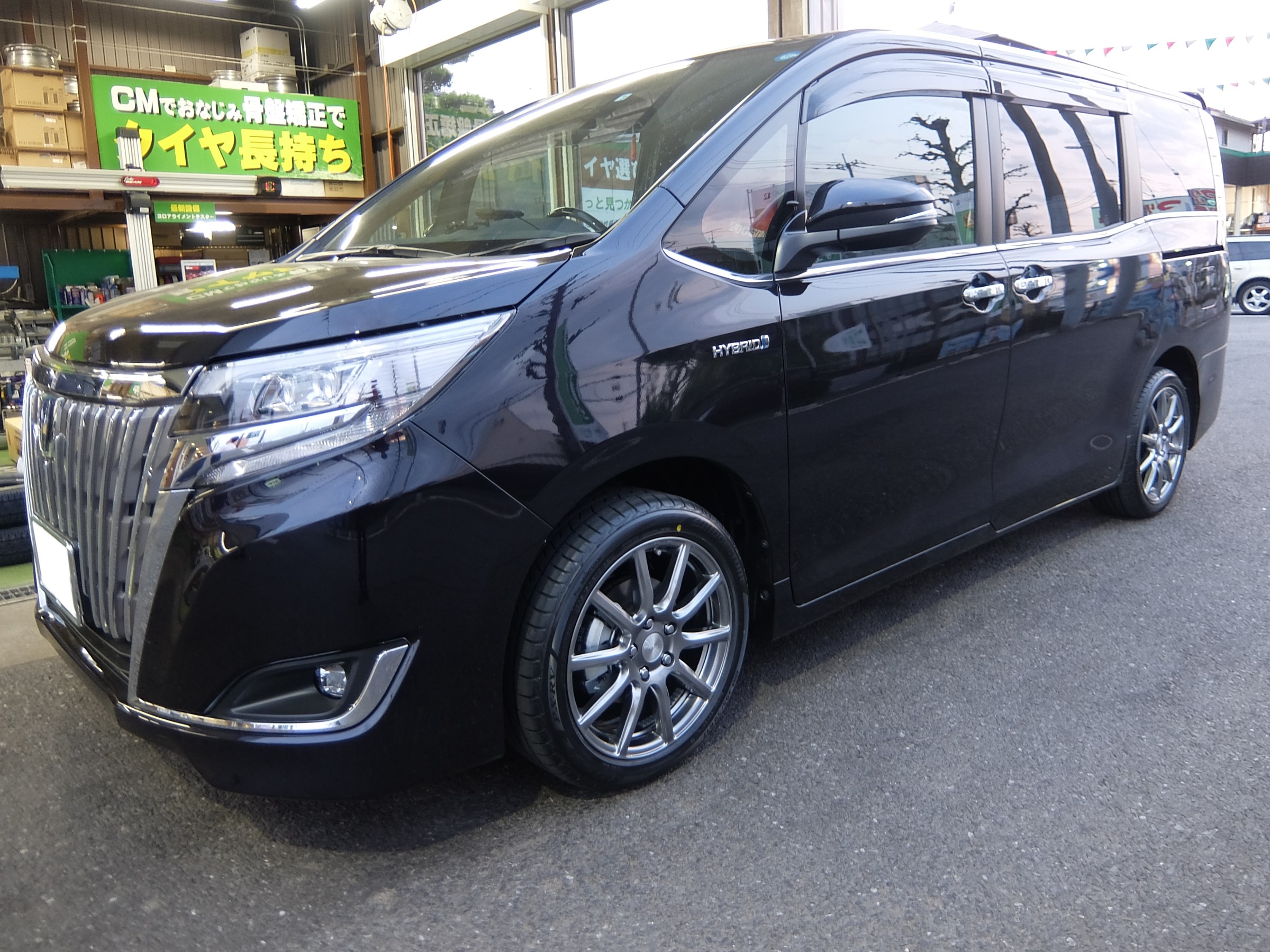 トヨタ・エスクァイア】アルミセット取付け | 店舗おススメ情報