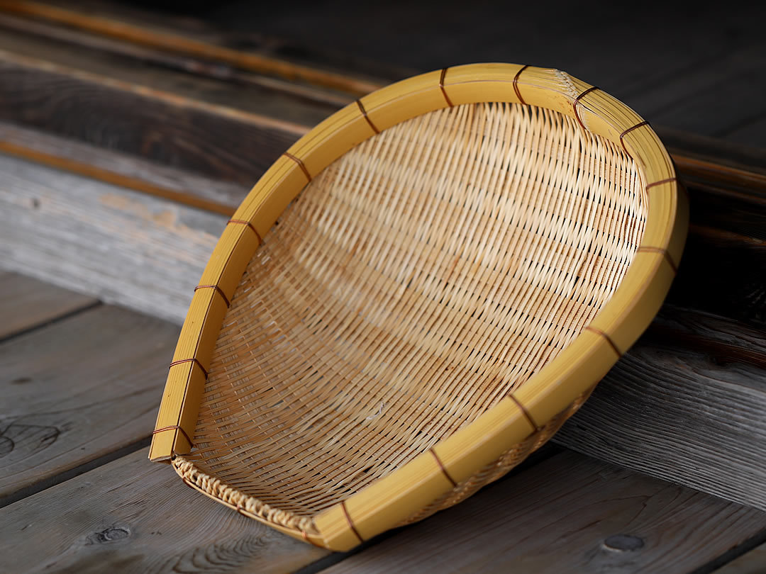 片口ざる、カズラ箕、馬蹄型の竹細工 - 竹虎四代目がゆく！