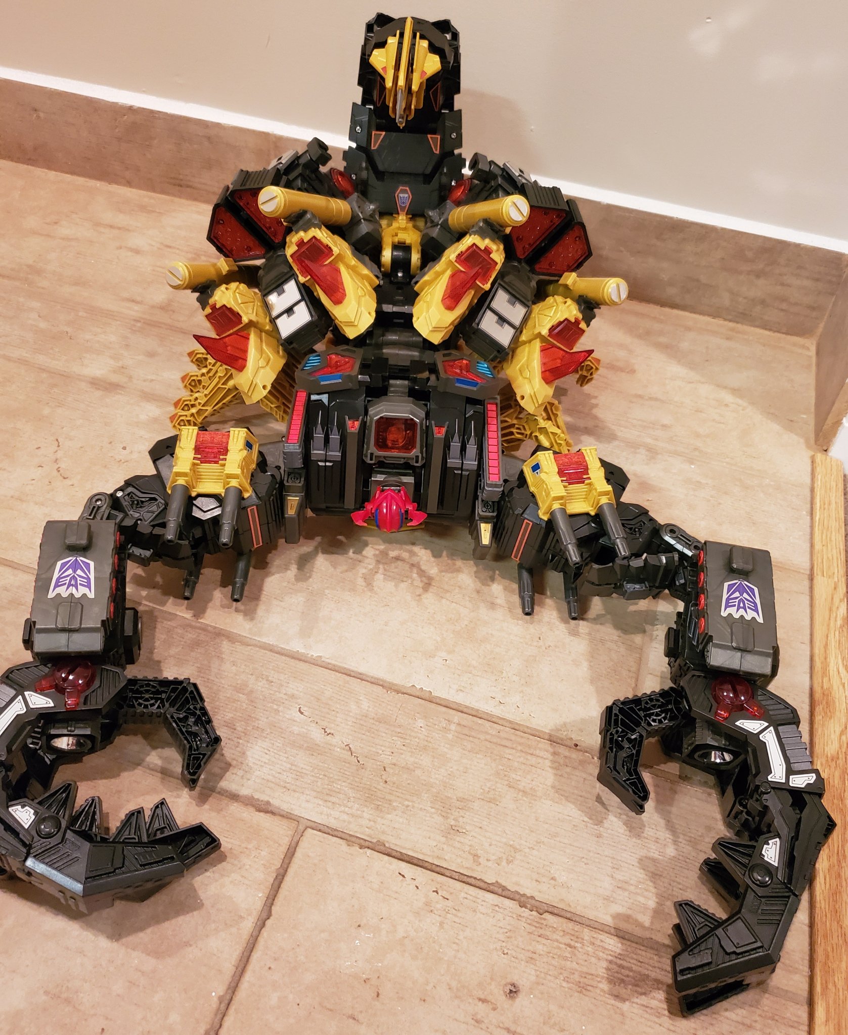 Maketoys MCB-03D Devil Stinger (Blazk Zarak) | Page 9 | TFW2005