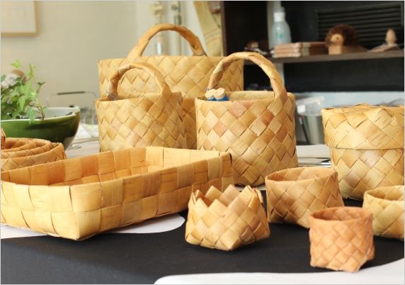 フィンランドの白樺のカゴ