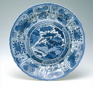 染付芙蓉手蓮池水禽文輪花大皿