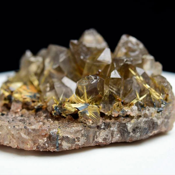 ブラジル産 ゴールドルチルクォーツ クラスター原石｜アップストーン