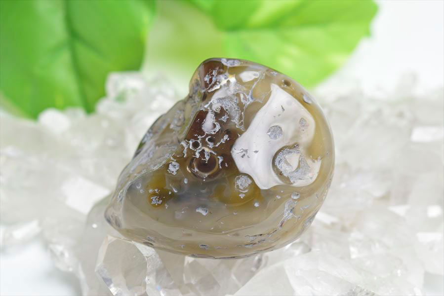 水入り瑪瑙 メノウ｜たっぷり水入り｜エンハイドロアゲート