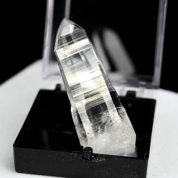 超透明】ブラジル・コリント産 水晶クラスター 原石｜アップストーン