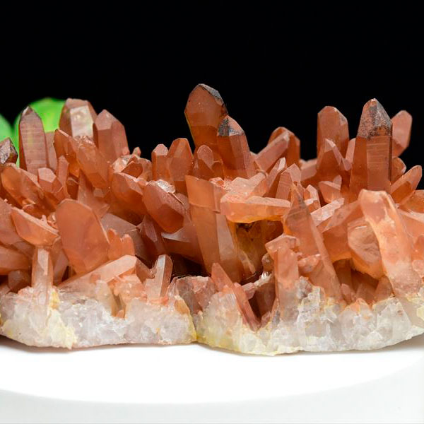 タンジェリンクォーツ（蜜柑水晶）タンジェリン水晶 クラスター