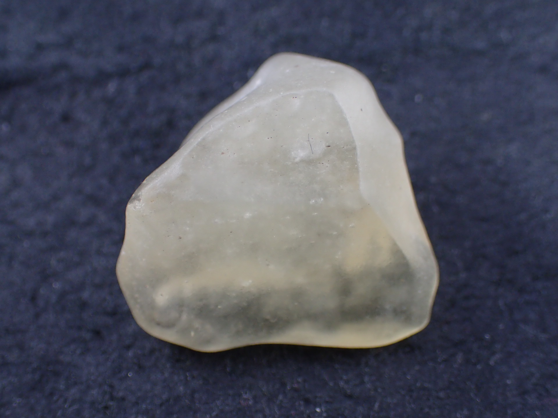 リビアングラス原石 ｜石の販売専門店【vec stone club】