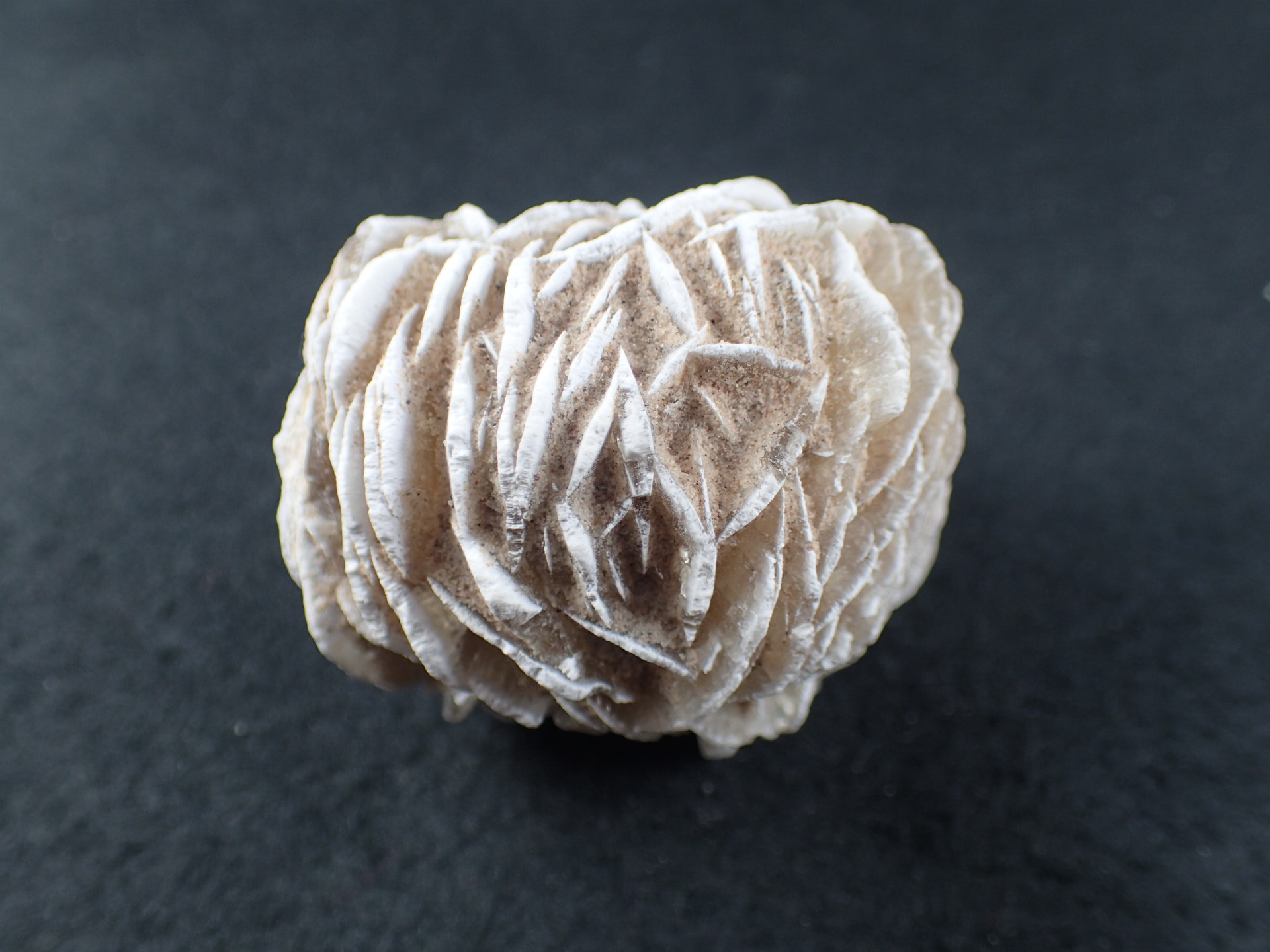 砂漠の薔薇（デザートローズ） モロッコ・サハラ砂漠 産 ｜石の販売