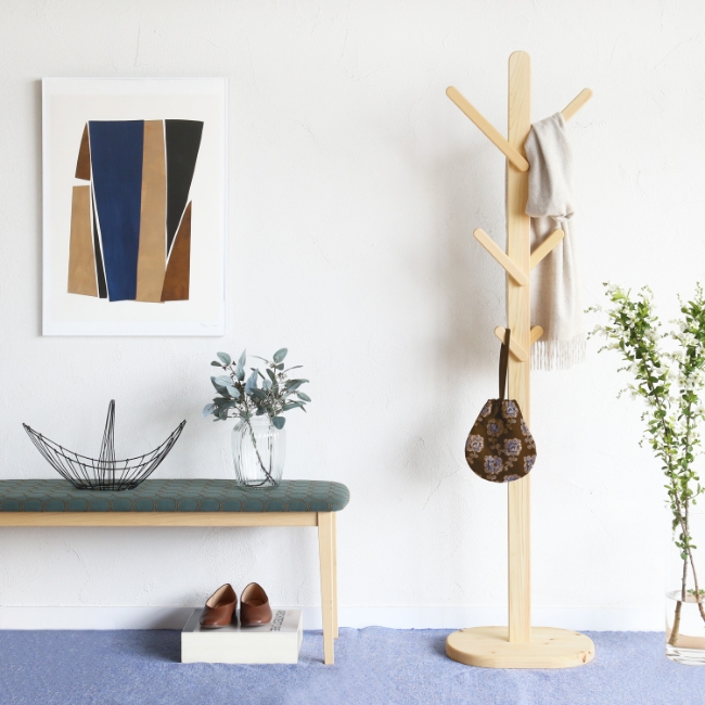 収納もスペースも足りない！」 そんなときの味方、ポールハンガー