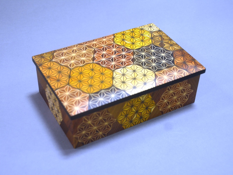 寄木6寸小物入れ 亀甲 商品詳細｜寄木細工・箱根細工｜いづみやがお