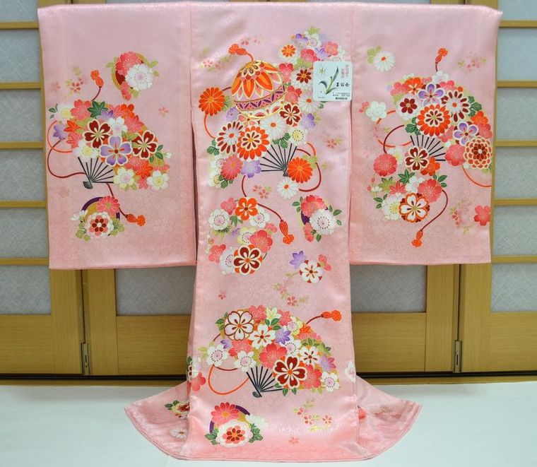 お宮参り 赤ちゃん着物 女の子 産着 手鞠 刺繍 小花 金彩 ピンク om-l