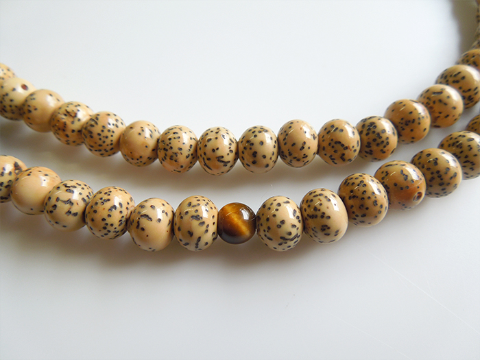 星月菩提樹二双半法華 虎目石仕立 焦茶かがり梵天 お数珠の安田念珠店