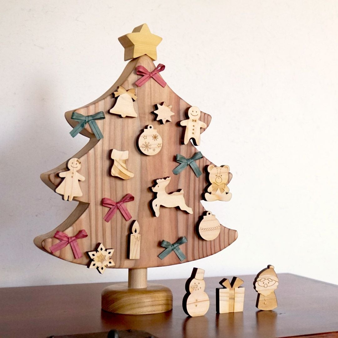 磁石で飾るクリスマスツリー 出産祝いに木のおもちゃ