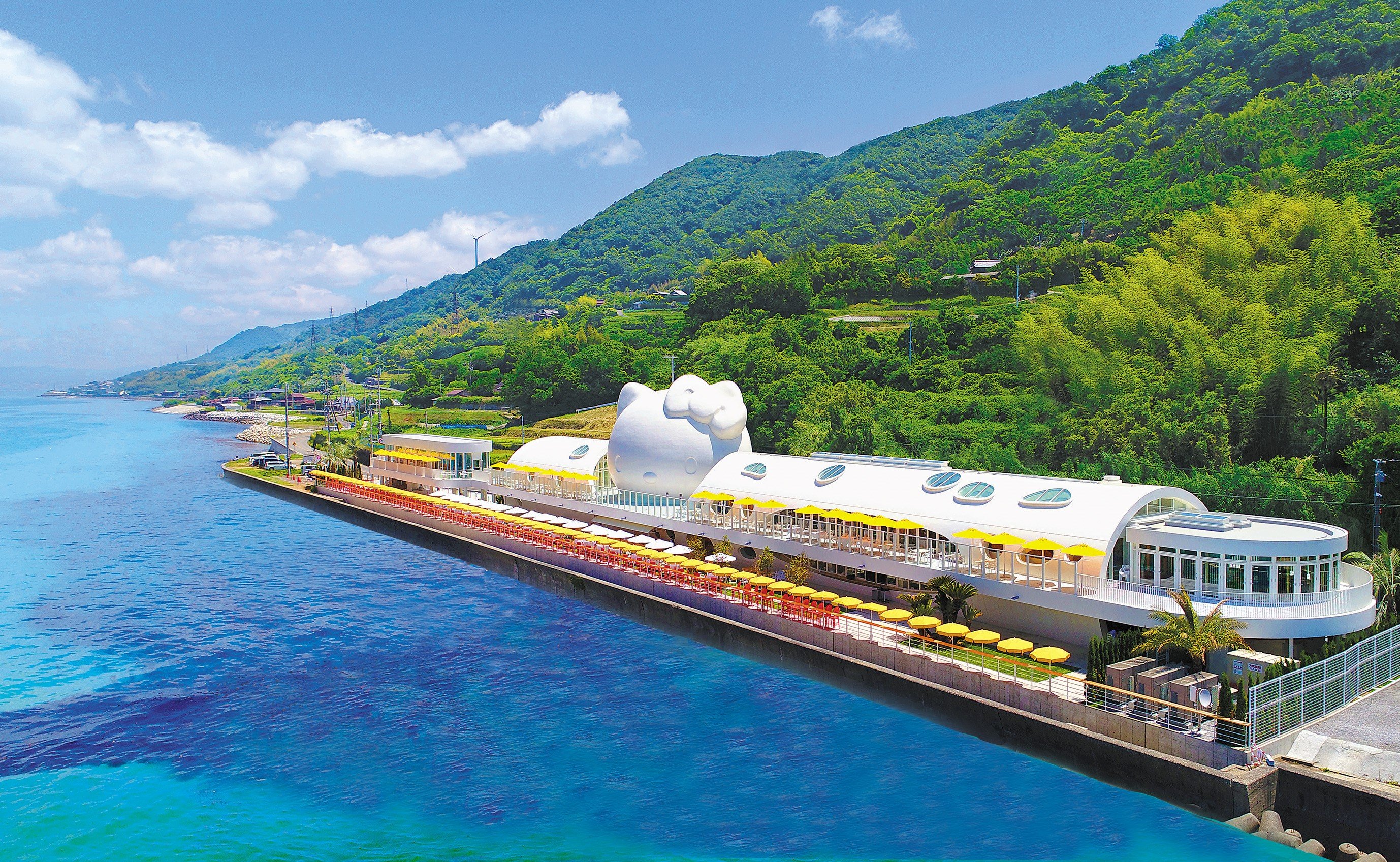 世界最大「ハローキティのりんごのおうち」が淡路島に爆誕！ 360度