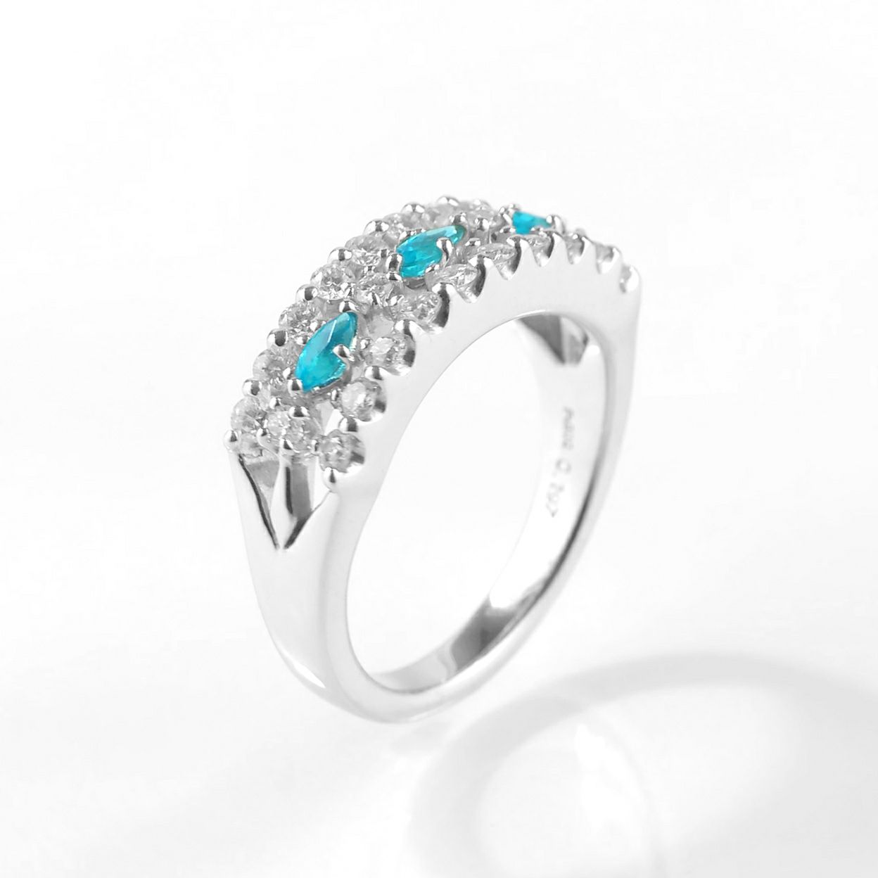 ブラジル産バターリャ鉱山パライバトルマリン0.197ctプラチナリング