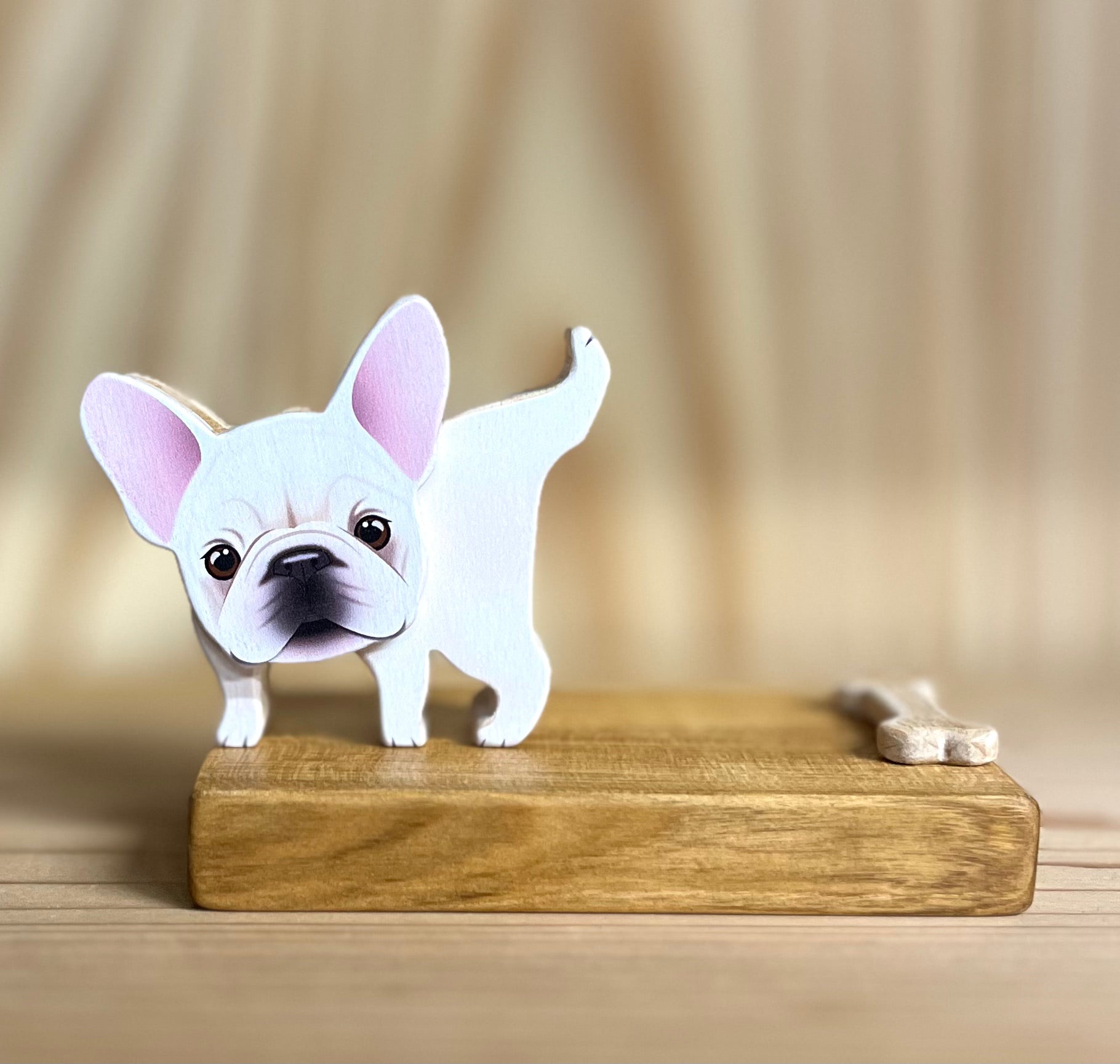 フレンチブルドッグのスマホスタンド【君は放物線を見たか？】 – 木工