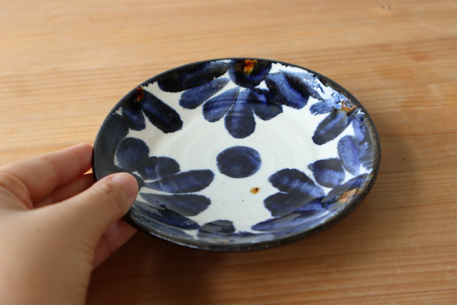 5寸皿 菊花文 アトリエ五香屋 | ゆいまーる沖縄 ＜Online＞