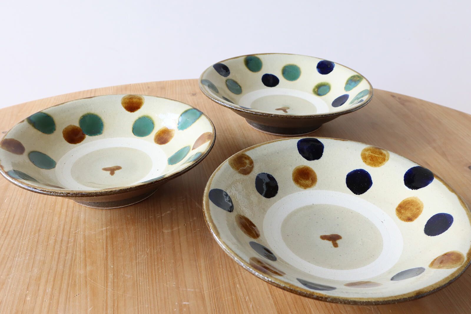 やちむん 七寸皿 三彩 勝窯 | ゆいまーる沖縄 ＜Online＞