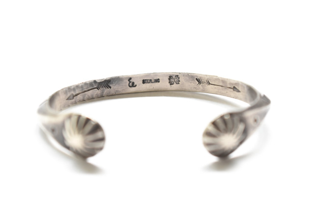 white buffalo（ホワイトバッファロー） トライアングルワイヤー