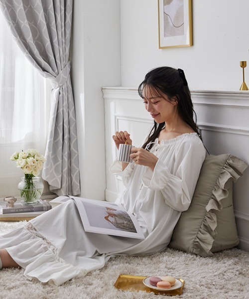 クッション クッションカバー フリル付き背もたれクッション「フルーエ