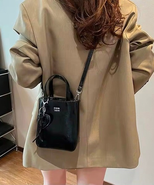 Port（ポート） ショルダーバッグ バッグ 「 」 チャーム付き 2WAY