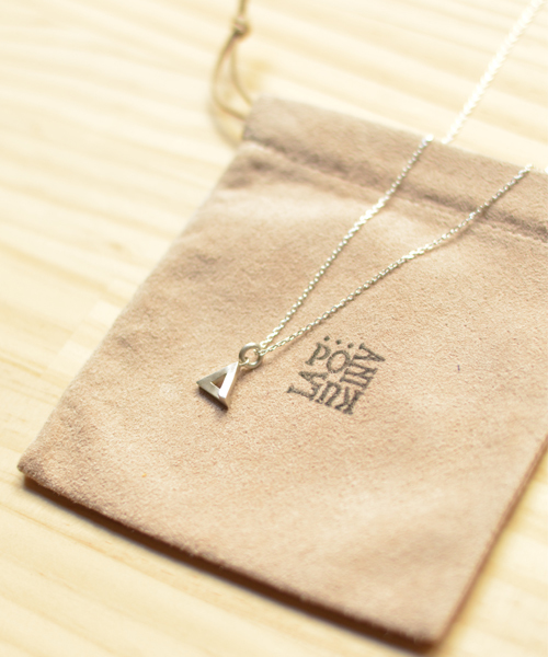 rehacer（レアセル） ネックレス : × ANIKULAPO Triangle Necklace