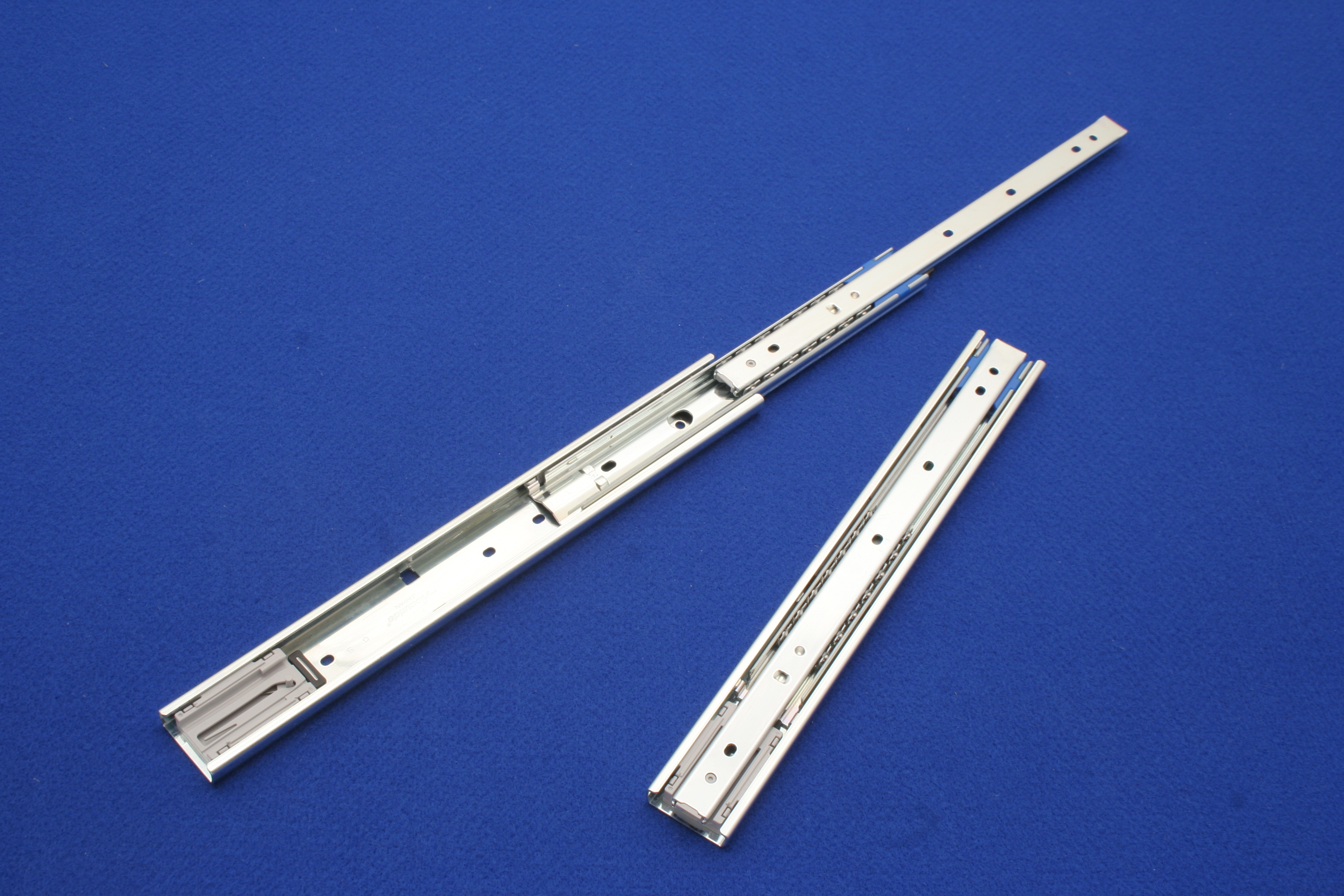 3273SC – 日本アキュライド スライドレールのトップブランド