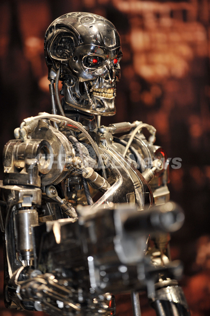 ターミネーター展」都内でオープン、ロボット達がお出迎え 写真6枚