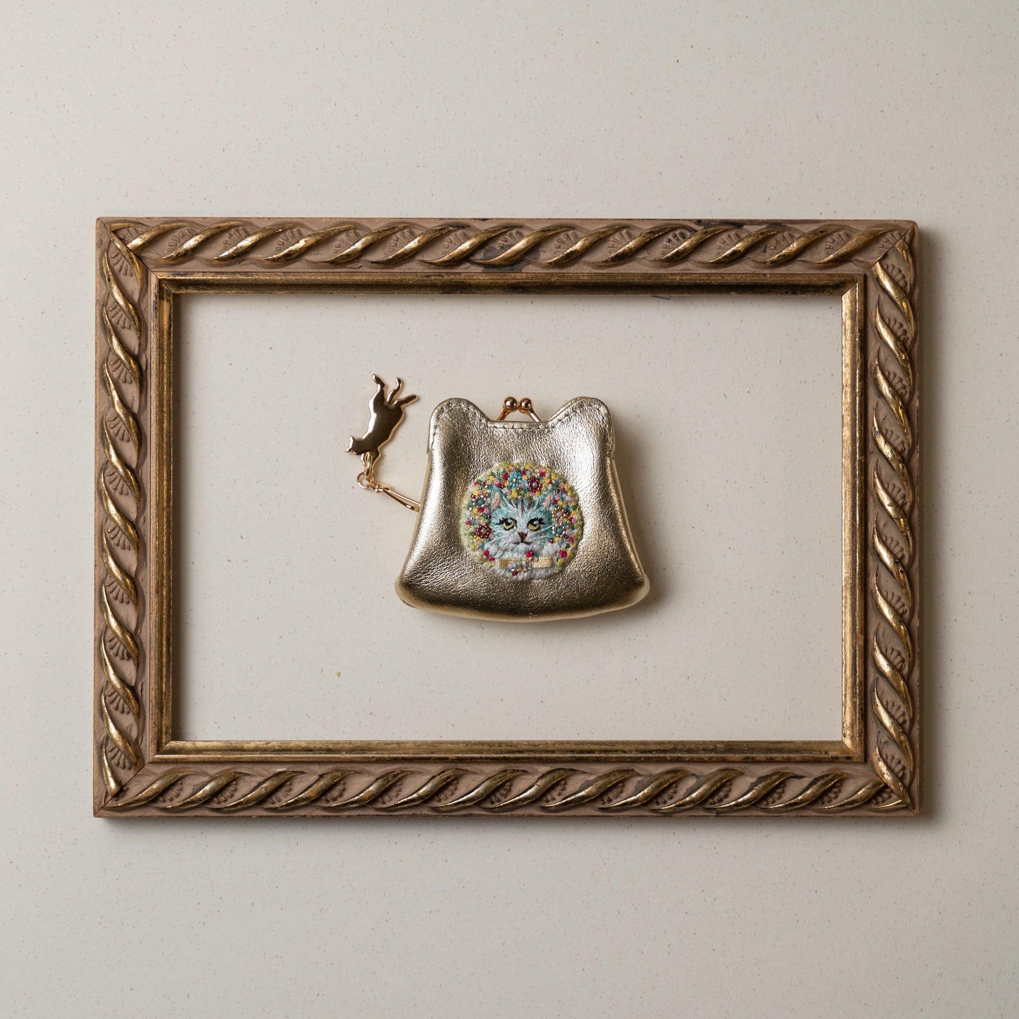 aoneco × HiroeTakagiコラボ 刺繍入りマイクロがま口ポーチ – aoneco