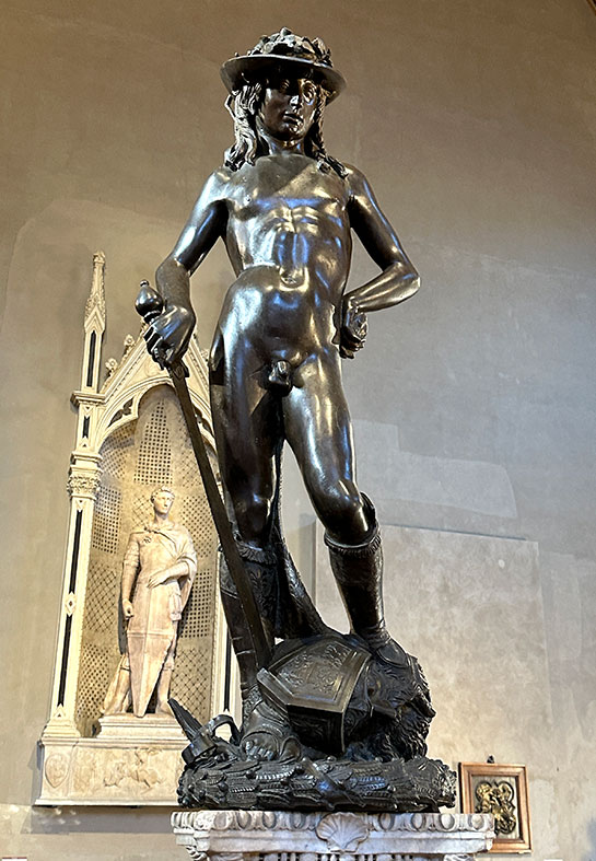 ダビデ像（ミケランジェロ）の特徴を徹底解説 – 大きさ、重さ、展示