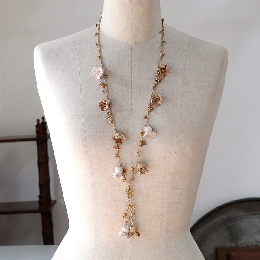 amphora / トルコのレース編み「オヤ」ネックレス すずらん ベージュ