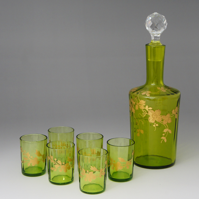 オールドバカラ「緑色ガラス 花文リキュールセット」《アンティック