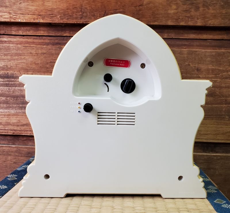 シチズン・オルゴール付き【魅惑のワルツ】置き時計・人形が回転します