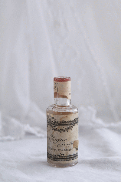 フランスのパフュームボトル LUCIEN BERTY. PARIS P. GIRAUD & Cie