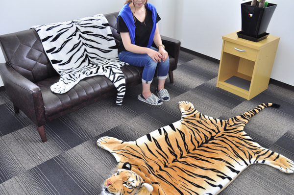 ASCII.jp：インパクト大！ お部屋がゴージャスに変身するタイガーマット
