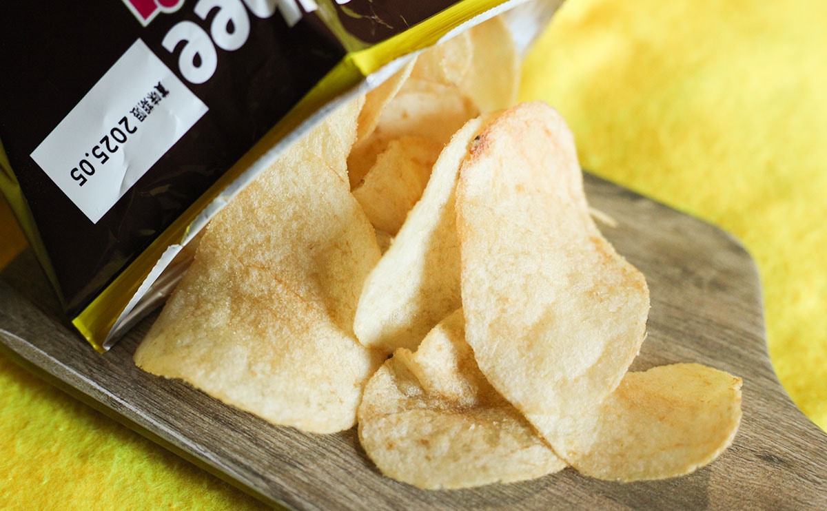美味すぎる」「買いだめしなきゃ」コンビニ限定ポテチはまさかの『味