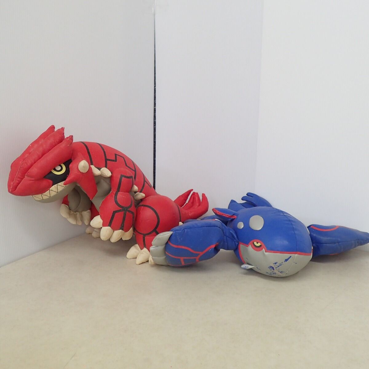 ポケモンセンター ポケパーク リアルぬいぐるみ グラードン/カイオーガ