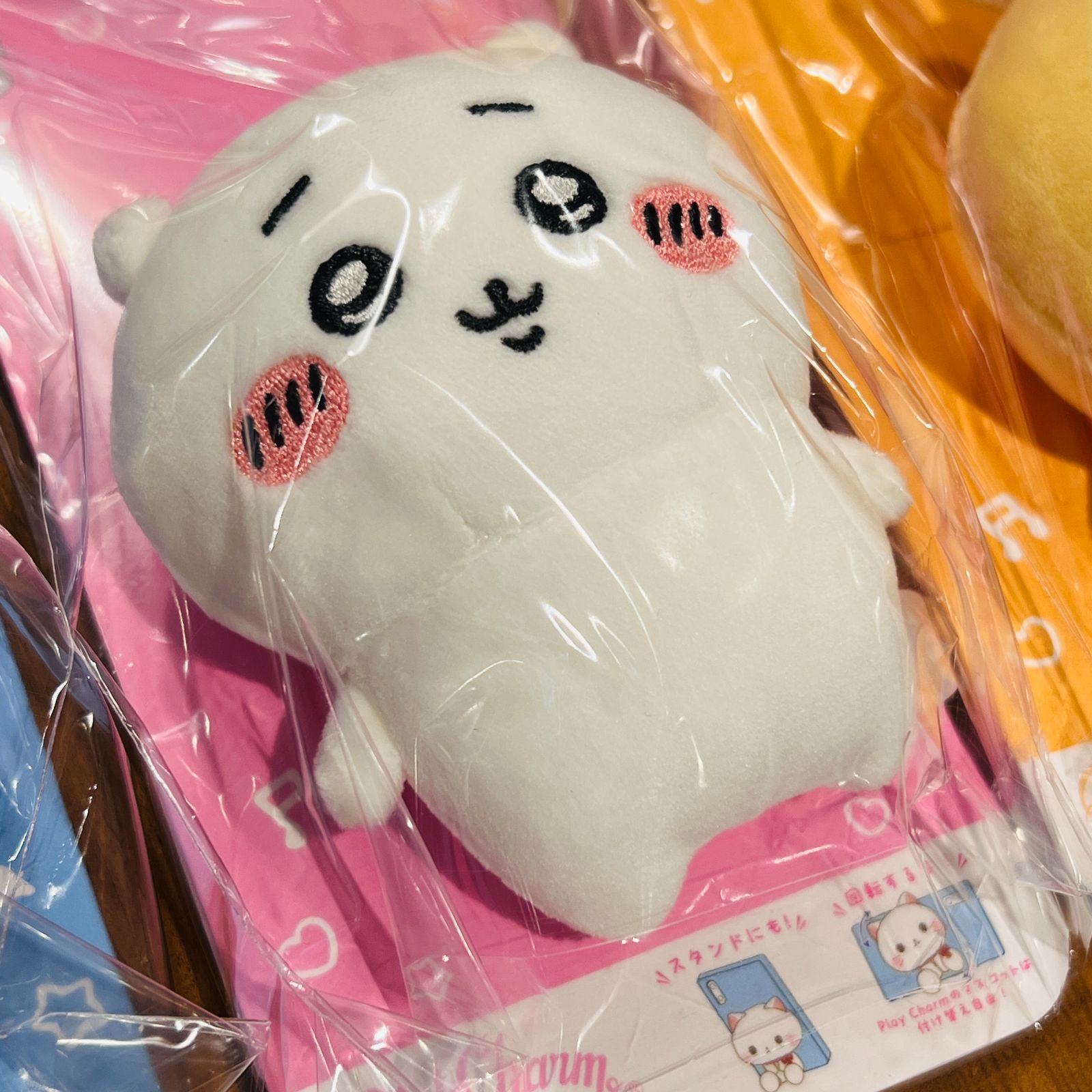 新品6種セット】ちいかわ スマホにくっつくプレイチャーム ぬいぐるみ