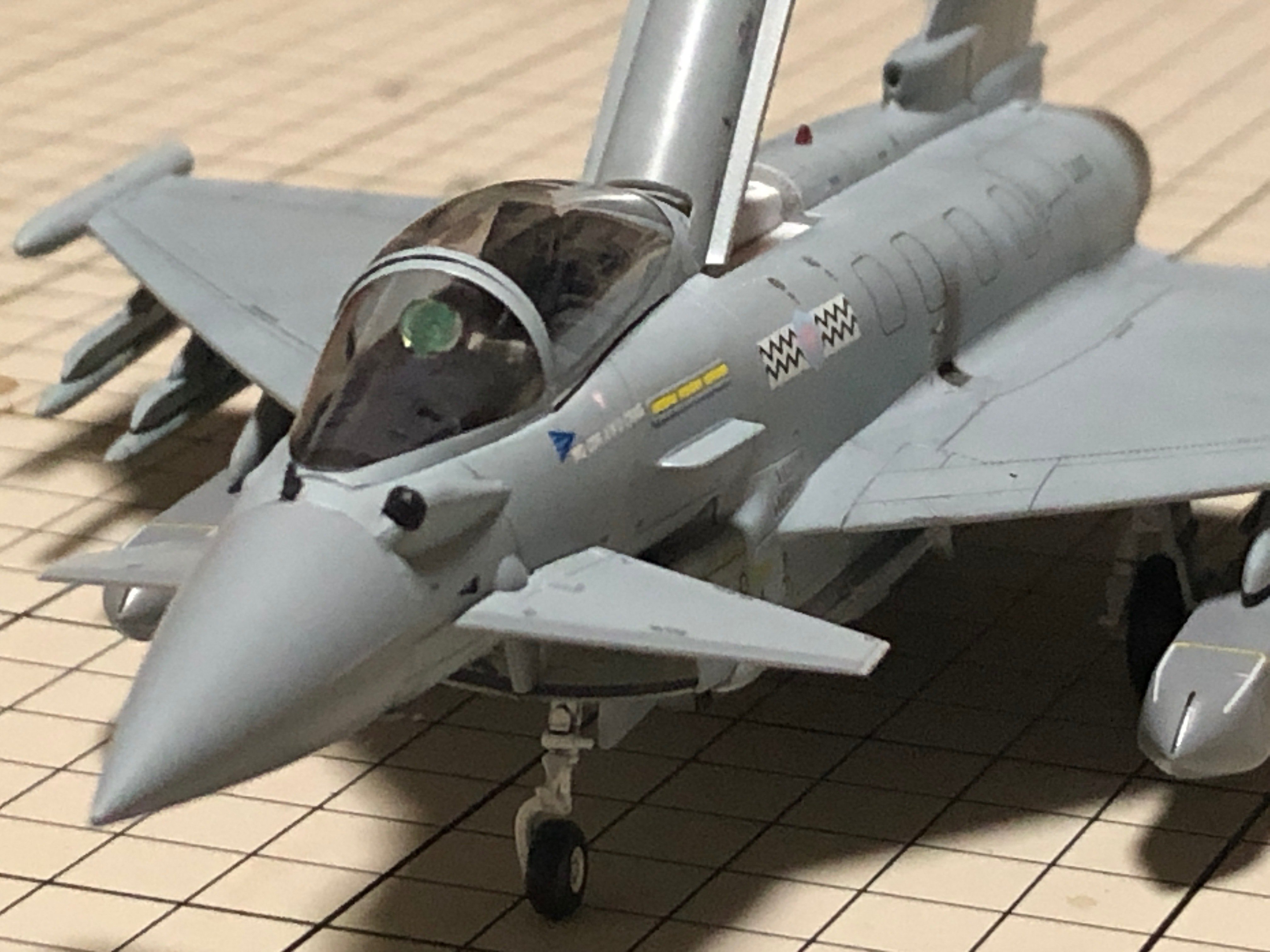 ハセガワ 1/72 ユーロファイター・タイフーン（単座型）作ってます③