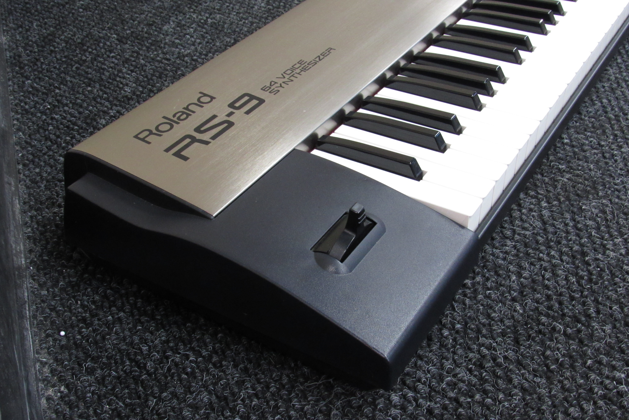 Roland RS-9 88-Key 64-Voice Keyboard Synthesizer - Local Pick-Up Only
