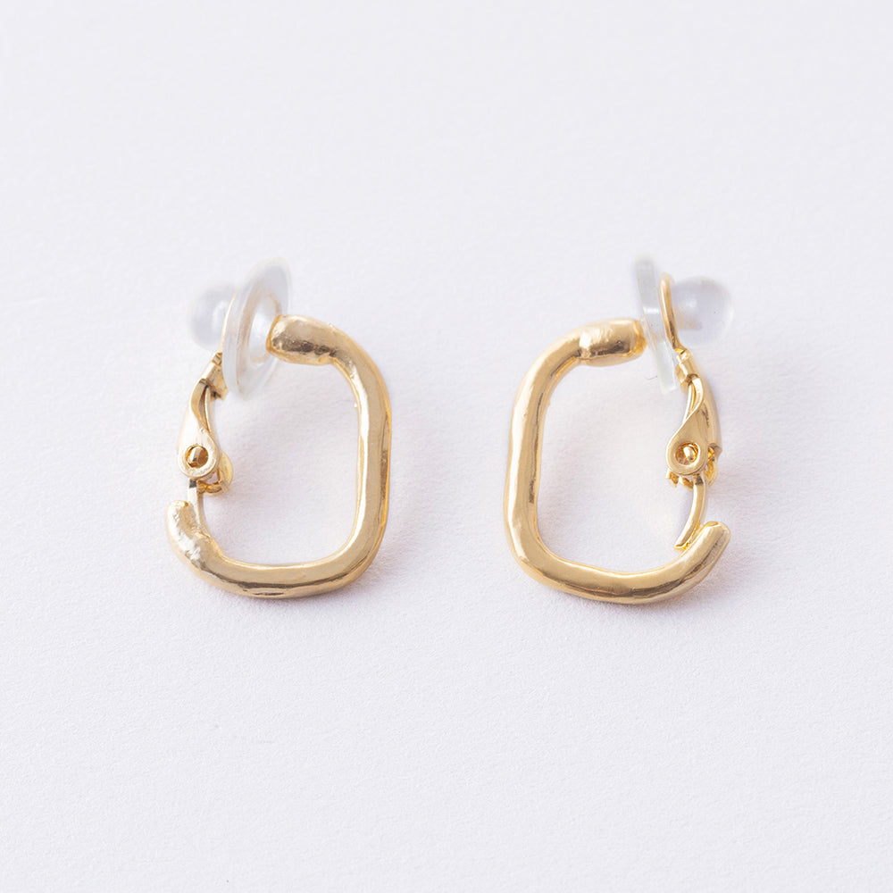 CSE124:スクエアフープイヤリング – Pisceans&Asteriscus OnlineShop