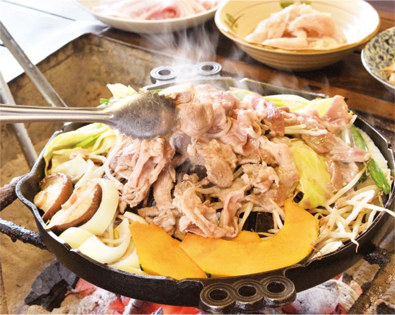 秘伝のタレで味わう伝統のジンギスカンと森の中の絶景ランチ【道南