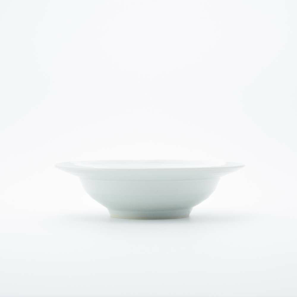 岡晋吾 李朝 かぶと鉢（中） 李朝白磁 – ARITA PORCELAIN LAB [公式